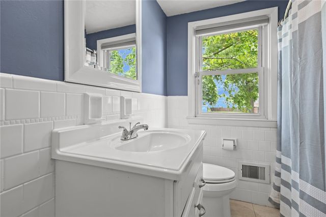 83 Bateman Avenue, Cranston, RI 02920