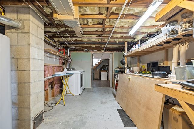 83 Bateman Avenue, Cranston, RI 02920