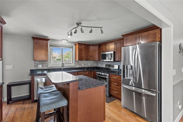 83 Bateman Avenue, Cranston, RI 02920