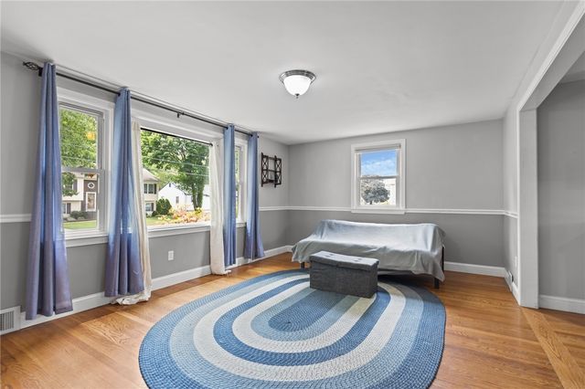 83 Bateman Avenue, Cranston, RI 02920