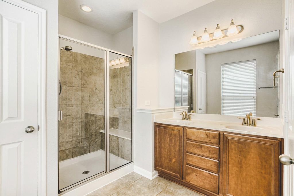 Image 23 of property listing at 15202 Sunlight Bay Court, Cypress, TX 77429