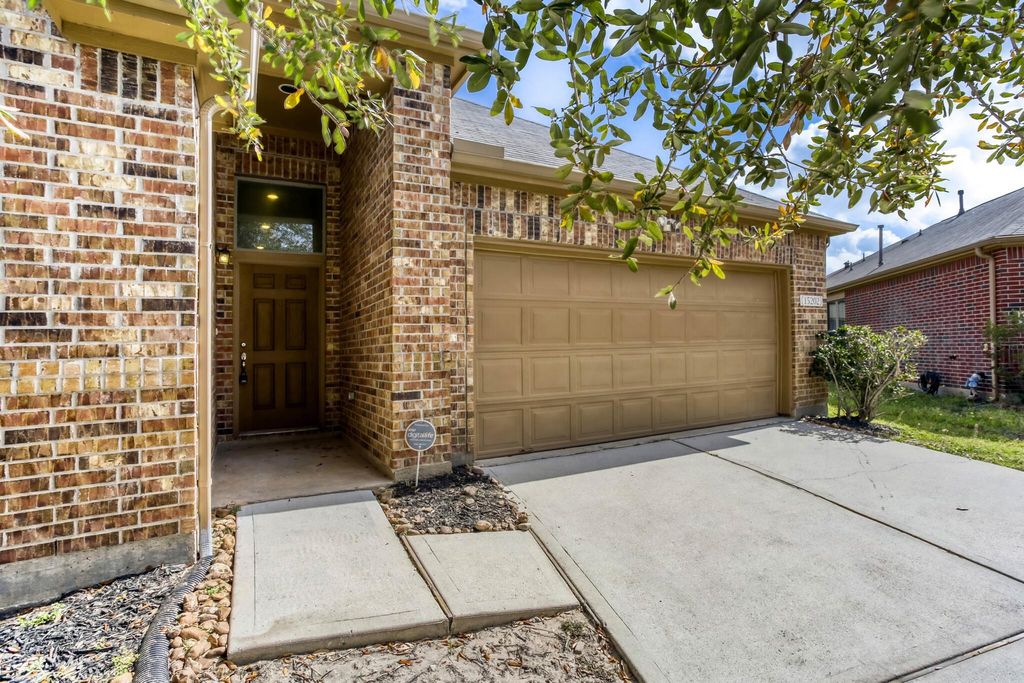 Image 25 of property listing at 15202 Sunlight Bay Court, Cypress, TX 77429