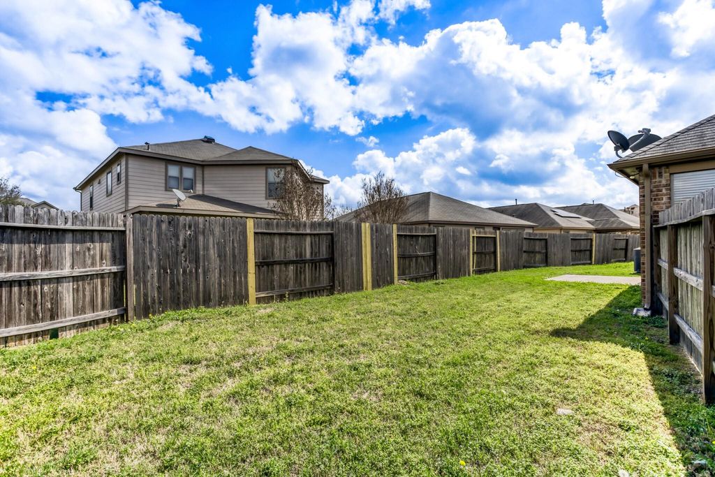 Image 27 of property listing at 15202 Sunlight Bay Court, Cypress, TX 77429