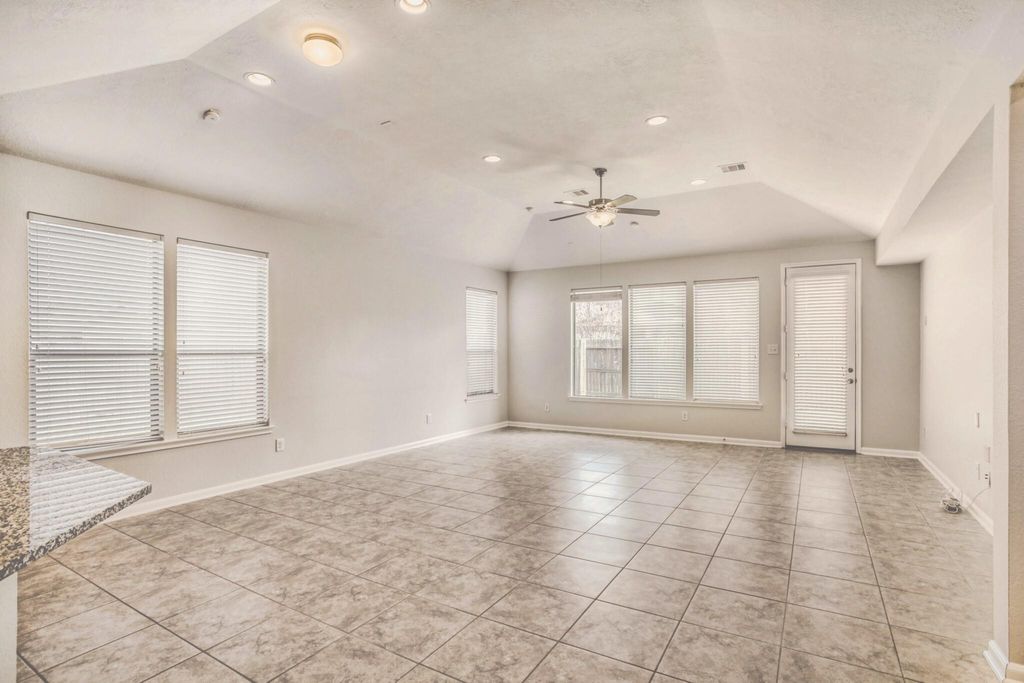 Image 5 of property listing at 15202 Sunlight Bay Court, Cypress, TX 77429