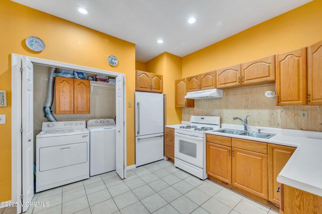 9 Maplewood Avenue, Keansburg, NJ 07734