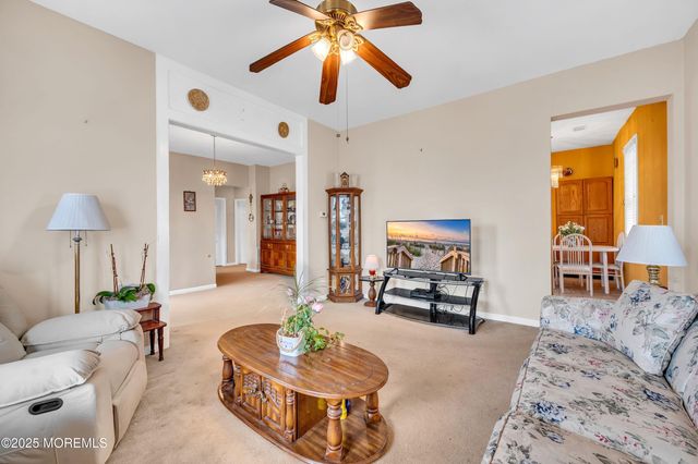 9 Maplewood Avenue, Keansburg, NJ 07734