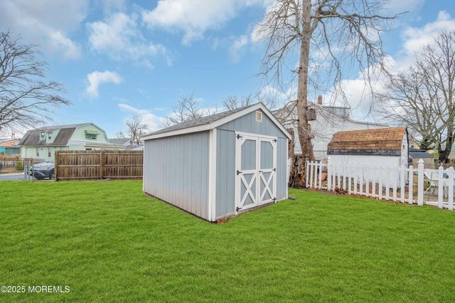 9 Maplewood Avenue, Keansburg, NJ 07734