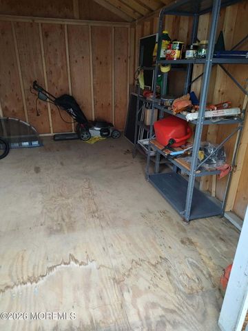 9 Maplewood Avenue, Keansburg, NJ 07734