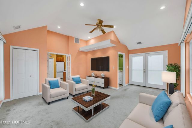 9 Maplewood Avenue, Keansburg, NJ 07734