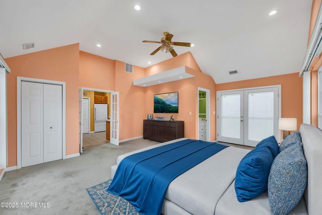 9 Maplewood Avenue, Keansburg, NJ 07734