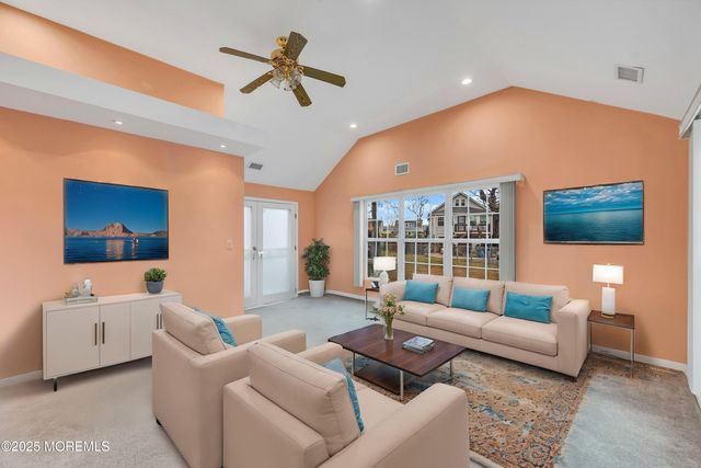 9 Maplewood Avenue, Keansburg, NJ 07734