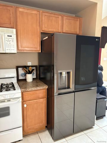 3928 Jackson Street, Dearborn Heights, MI 48125