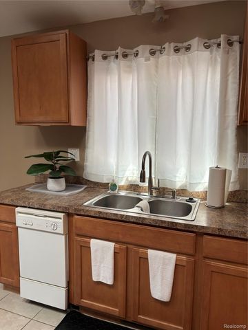 3928 Jackson Street, Dearborn Heights, MI 48125