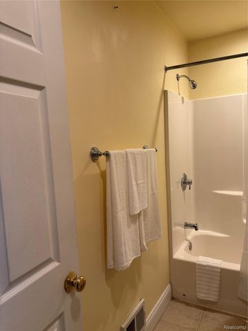 3928 Jackson Street, Dearborn Heights, MI 48125