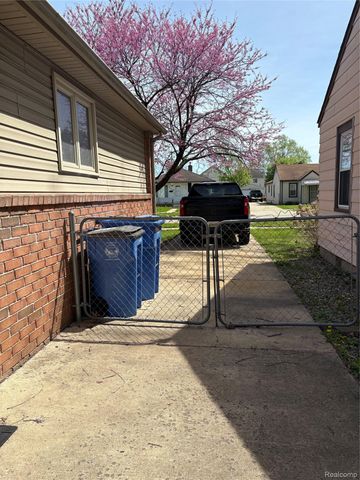 3928 Jackson Street, Dearborn Heights, MI 48125