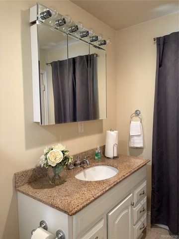 3928 Jackson Street, Dearborn Heights, MI 48125