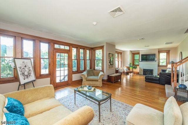 580 Wyckoff Ave, Mahwah Twp., NJ 07430