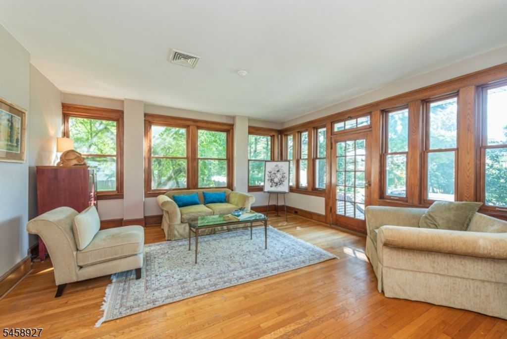 580 Wyckoff Ave, Mahwah Twp., NJ 07430 — photo 2