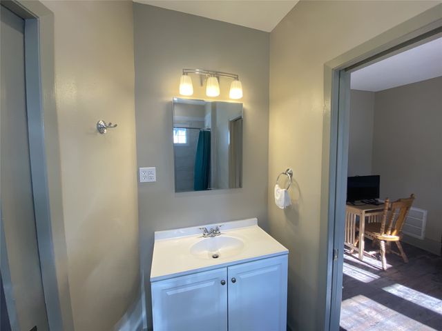 705 W 9th Street, Cisco, TX 76437