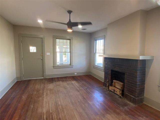 705 W 9th Street, Cisco, TX 76437