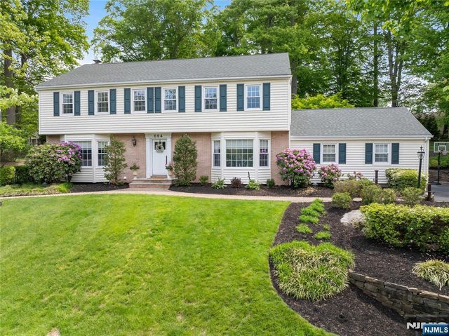 694 Blauvelt Drive, Oradell, NJ 07649