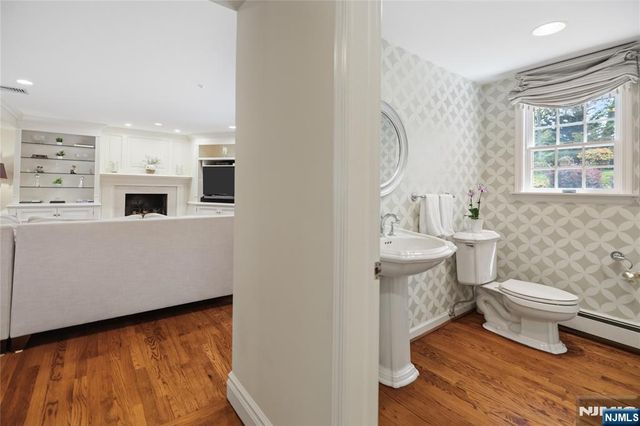 694 Blauvelt Drive, Oradell, NJ 07649