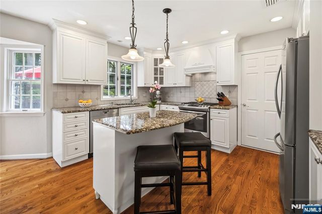 694 Blauvelt Drive, Oradell, NJ 07649