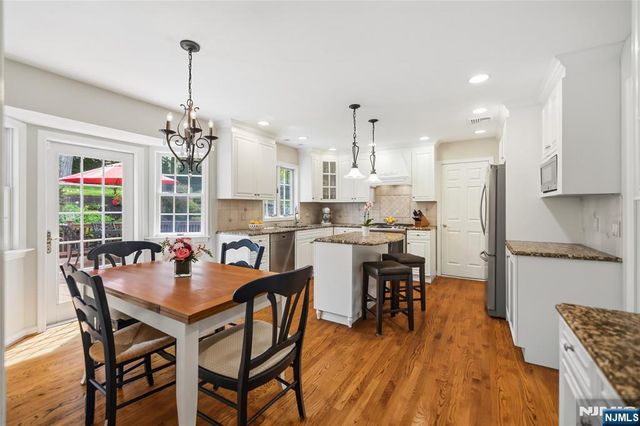 694 Blauvelt Drive, Oradell, NJ 07649
