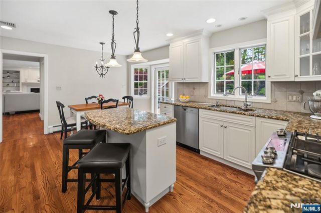 694 Blauvelt Drive, Oradell, NJ 07649
