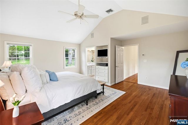 694 Blauvelt Drive, Oradell, NJ 07649