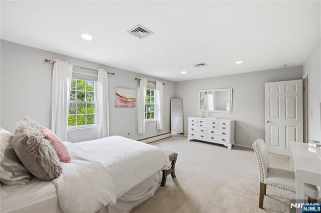 694 Blauvelt Drive, Oradell, NJ 07649