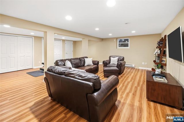 694 Blauvelt Drive, Oradell, NJ 07649