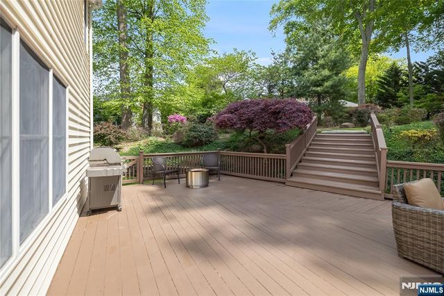 694 Blauvelt Drive, Oradell, NJ 07649