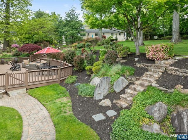 694 Blauvelt Drive, Oradell, NJ 07649