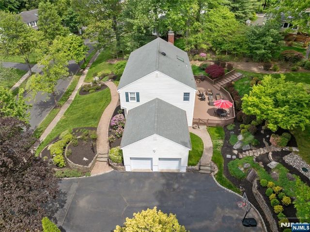694 Blauvelt Drive, Oradell, NJ 07649