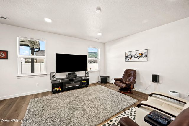 16026 N Hadley LOOP, Rathdrum, ID 83858