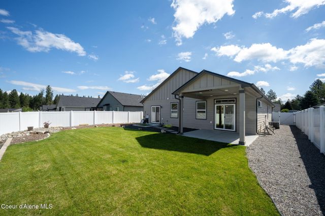 16026 N Hadley LOOP, Rathdrum, ID 83858