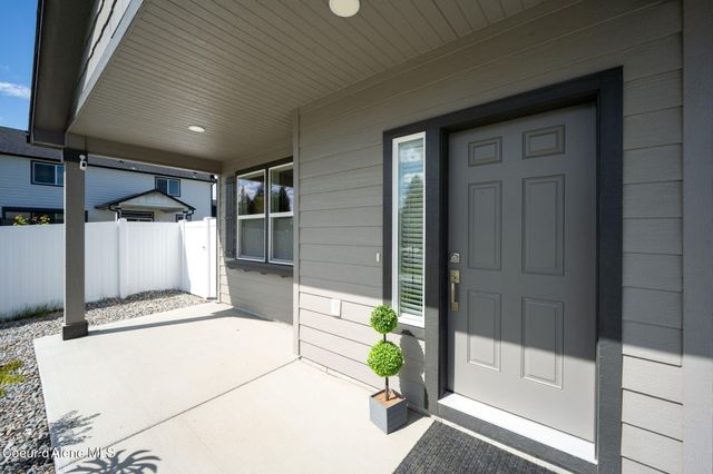 16026 N Hadley LOOP, Rathdrum, ID 83858