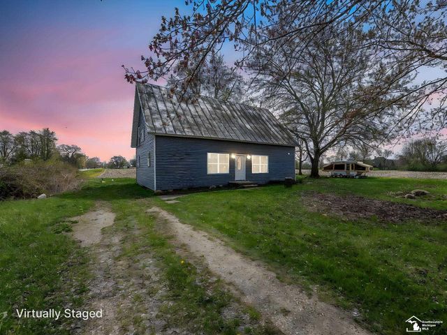 13680 Martinsville Road, Carleton, MI 48117