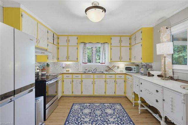 1532 Harrison Street, Reidsville, NC 27320