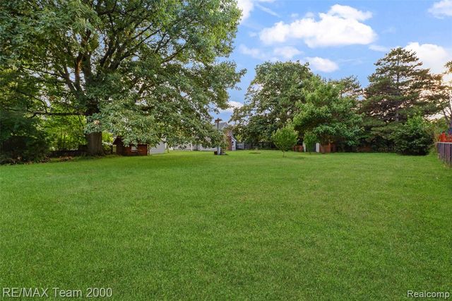 12930 Beech Daly Road, Redford, MI 48239