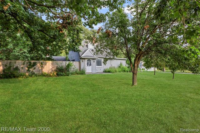 12930 Beech Daly Road, Redford, MI 48239