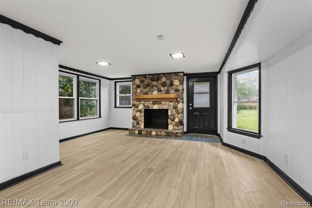 12930 Beech Daly Road, Redford, MI 48239