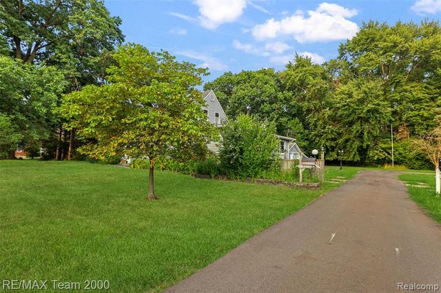 12930 Beech Daly Road, Redford, MI 48239