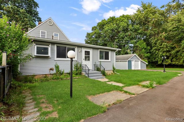 12930 Beech Daly Road, Redford, MI 48239