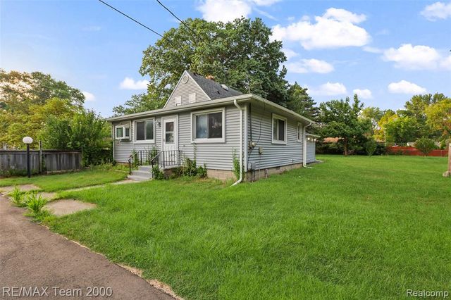 12930 Beech Daly Road, Redford, MI 48239