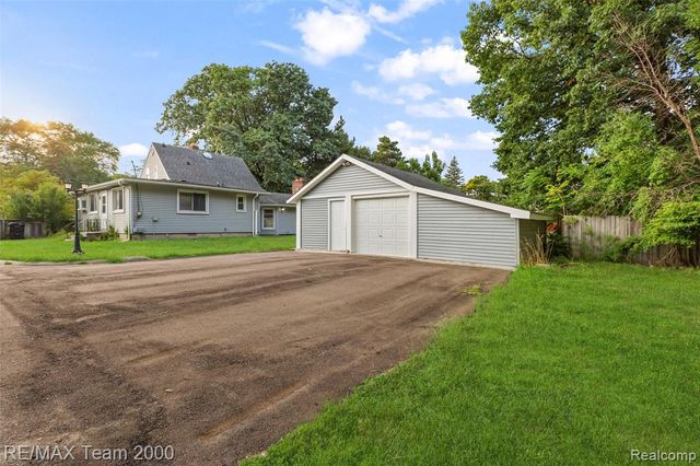 12930 Beech Daly Road, Redford, MI 48239