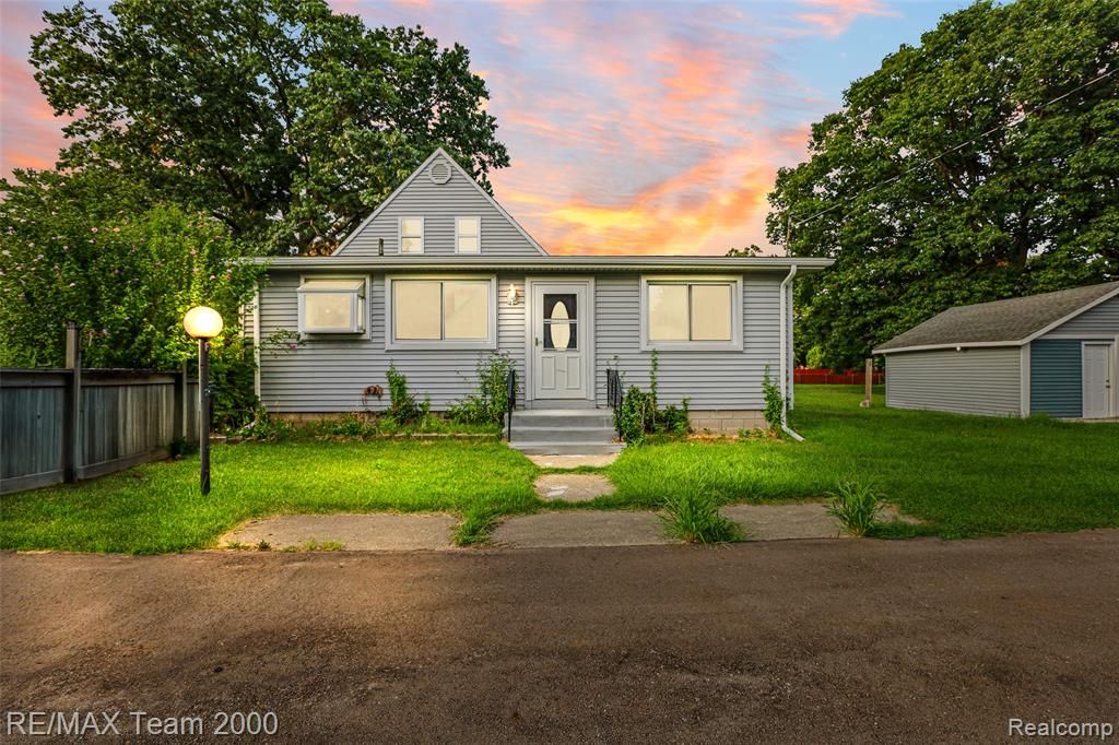 12930 Beech Daly Road, Redford, MI 48239