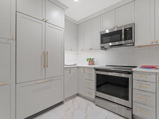 4 Charlesgate East 404, Boston, MA 02215