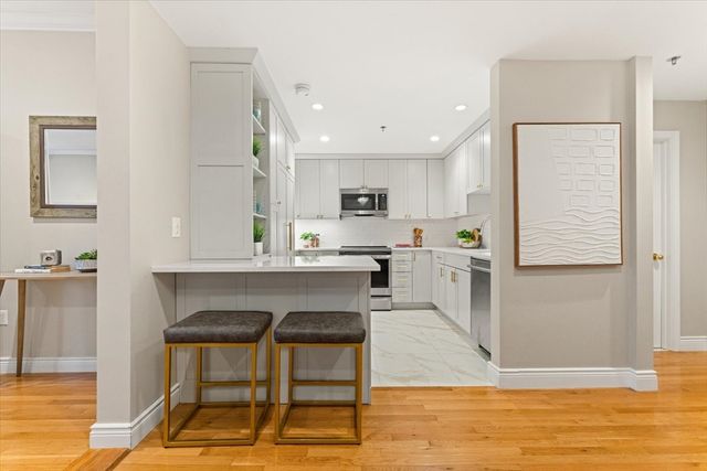 4 Charlesgate East 404, Boston, MA 02215